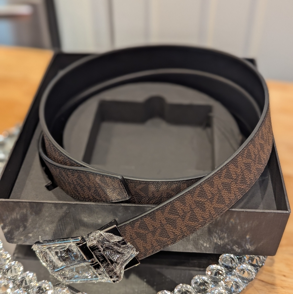 Michael Kors Signature Logo Belt One Size NIB